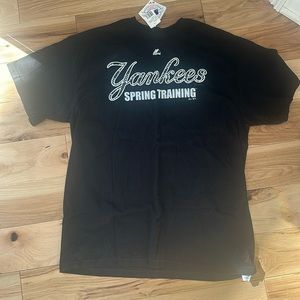 Yankees tshirt
